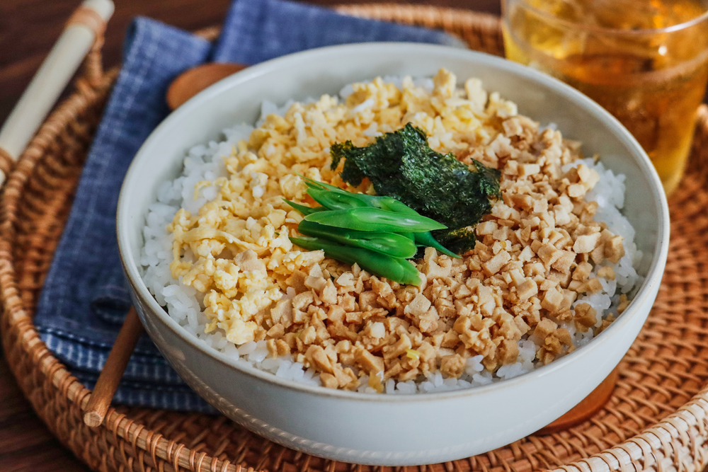 なんちゃって鶏そぼろ丼